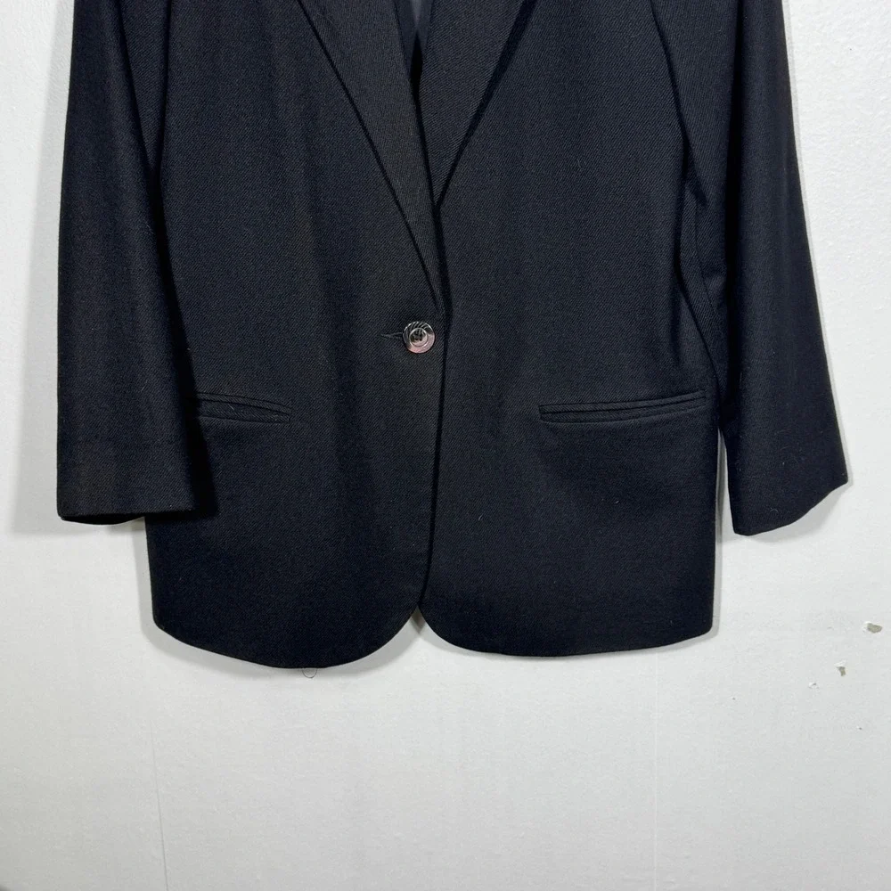 Sag Harbor Women's Vintage 100% Wool Black Blazer Sz 12P / Vintage Sz 14P Career